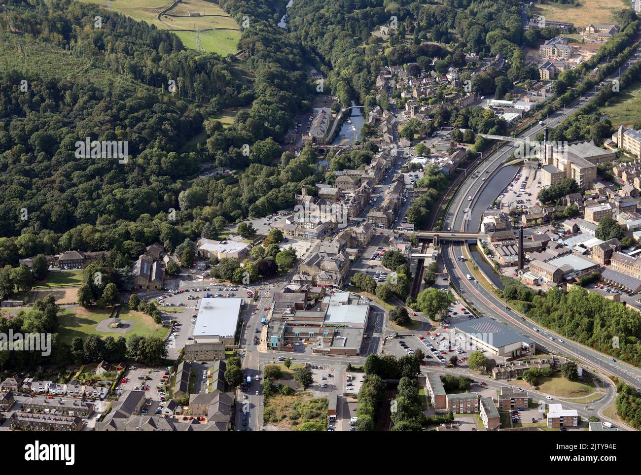 Luftaufnahme der Marktstadt Bingley im River Aire Valley, nordwestlich von Bradford, West Yorkshire Stockfoto