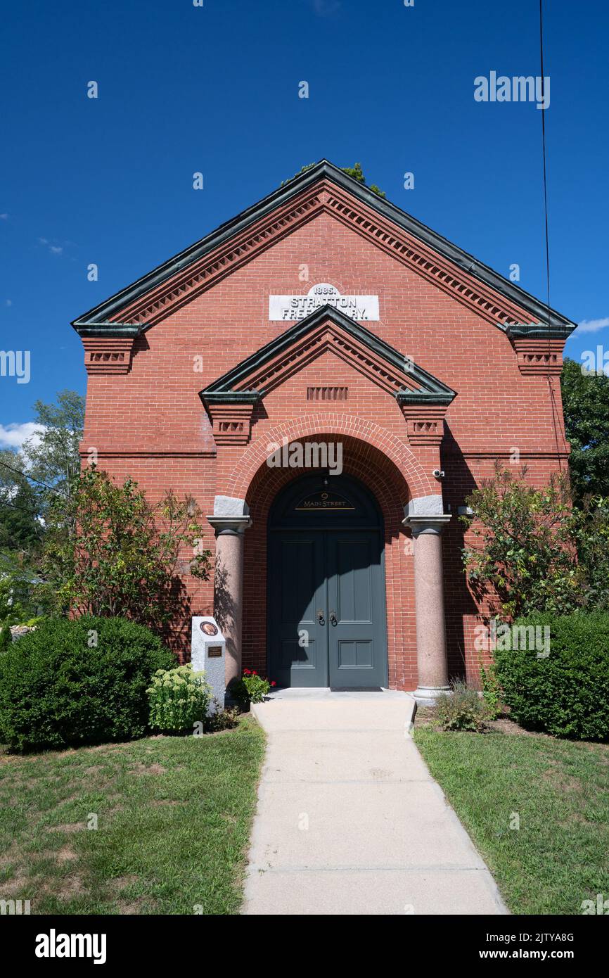 West Swanzey, NH USA - 12. August 2022 - Stratton Free Library on a bright clear Stockfoto