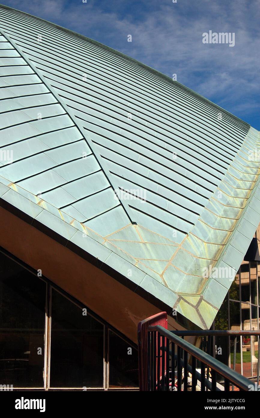 Das Kresge Auditorium auf dem Campus des Massachusetts Institute of Technology mit in Cambridge, das von Eero Saarinen entworfen wurde; Stockfoto