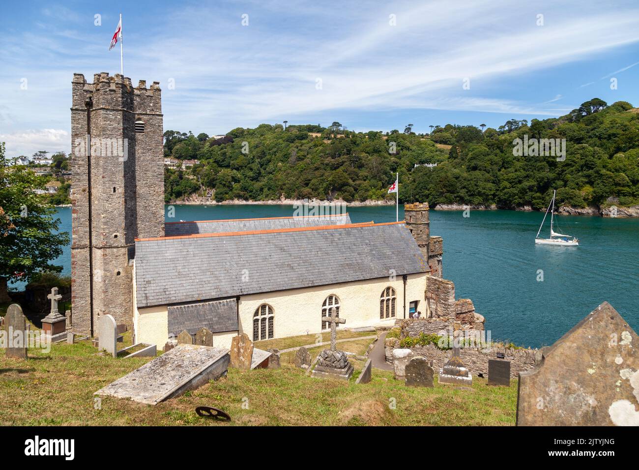 St Petroc's Church und The River Dart, Dartmouth, Devon, England. Stockfoto