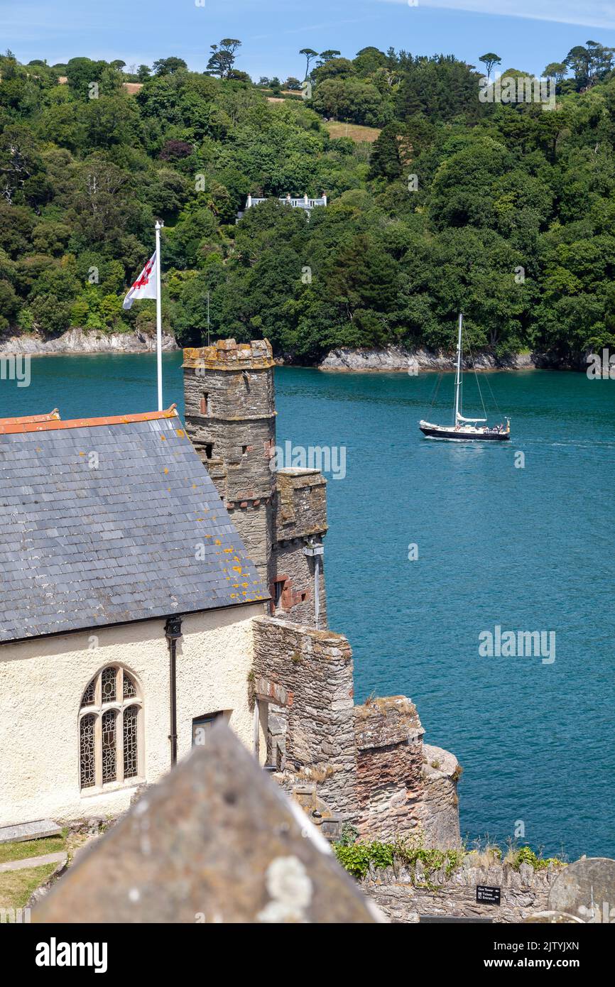 St Petroc's Church und The River Dart, Dartmouth, Devon, England. Stockfoto