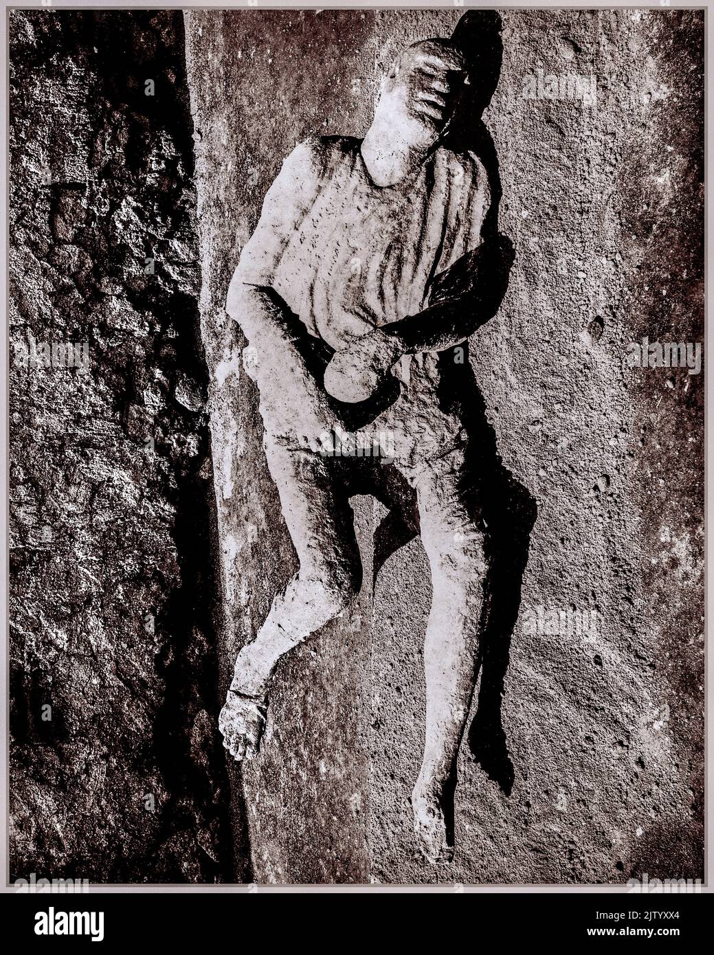 POMPEJI VESUV KÖRPER Versteinerter Körper in Asche, Opfer des Ausbruchs des Vesuv in Pompeji, Italien Giorgio Sommer, Impronte umane (Pompeji), 1873, Albumendruck. Stockfoto