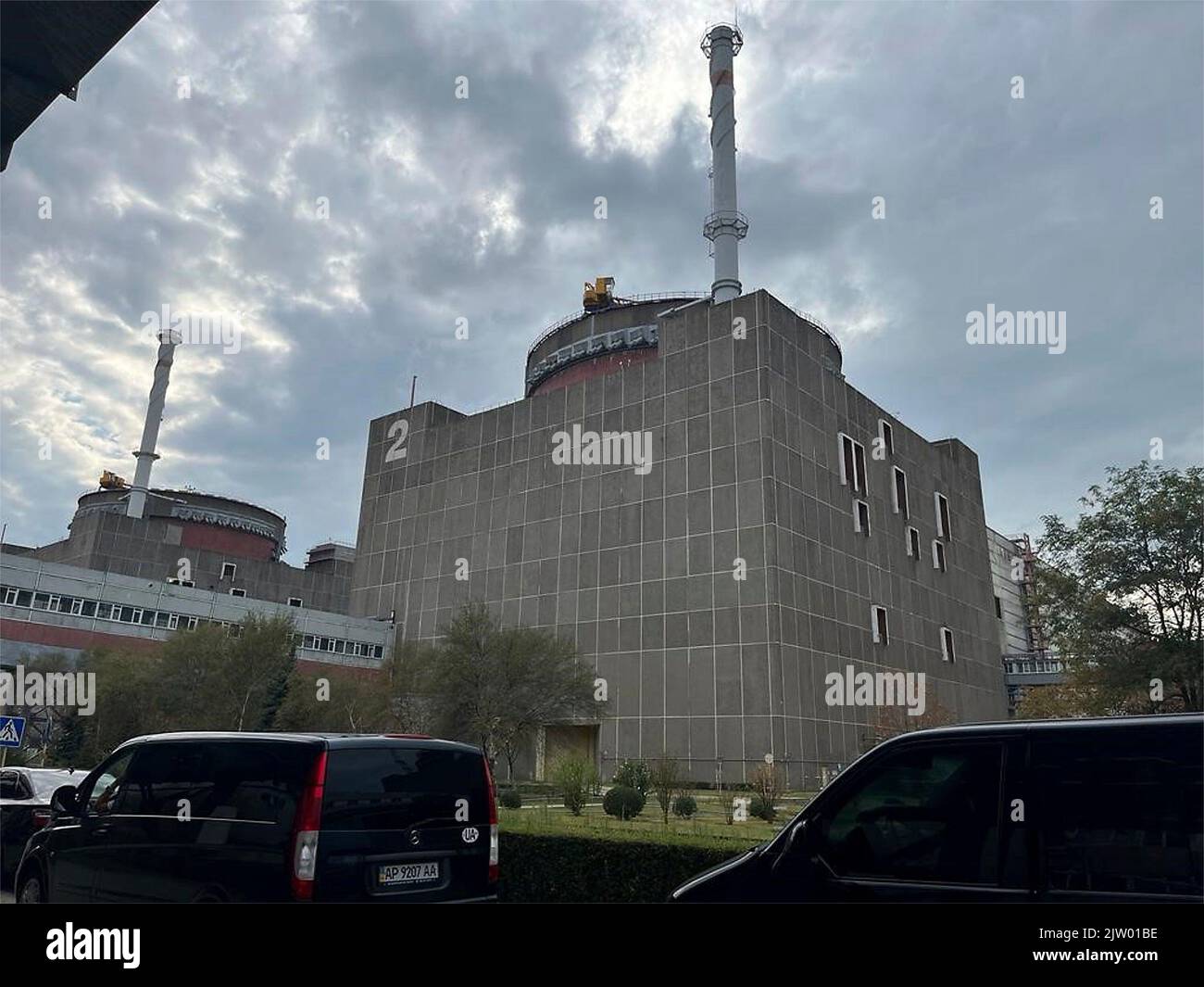 Enerhodar, Ukraine. 02. September 2022. Außenansicht des Atomkraftwerks Saporizhzhia nach der Ankunft des IAEO-Teams für nukleare Sicherheit am 2. September 2022 in Enerhodar, Ukraine. Kredit: IAEA Mission/IAEA Imagebank/Alamy Live Nachrichten Stockfoto