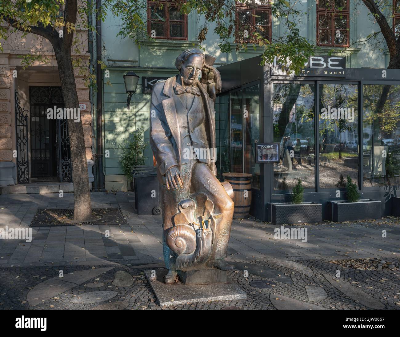 Hans Christian Andersen Statue auf dem Hviezdoslav Platz von Tibor Bártfay, 2006 - Bratislava, Slowakei Stockfoto