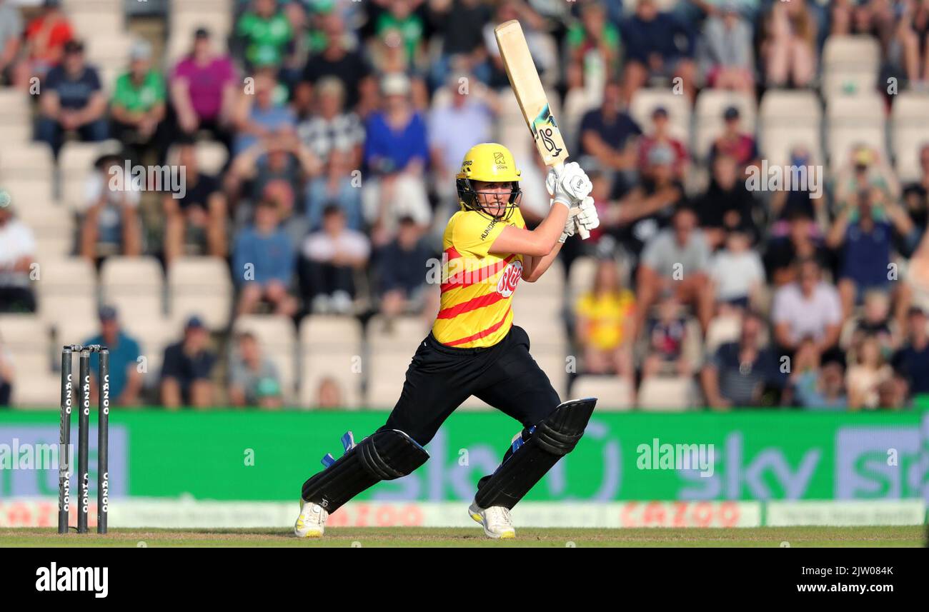 Natalie Sciver von Trent Rockets während des 100-Matches Southern Brave gegen Trent Rockets Women beim Ageas Bowl, Southampton, Großbritannien, 2.. September 2022 (Foto von Ben Whitley/News Images) Stockfoto