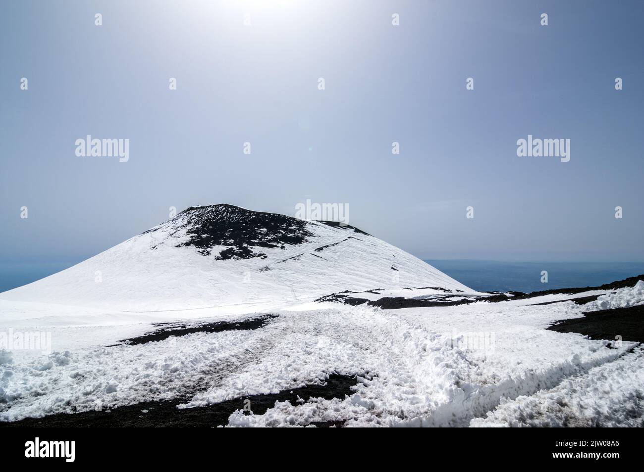 Herrliche Aussicht von oben auf den Vulkan Ätna Krater in der Stadt Catania, Sizilien Insel Sicilia, Italia Europe Stockfoto