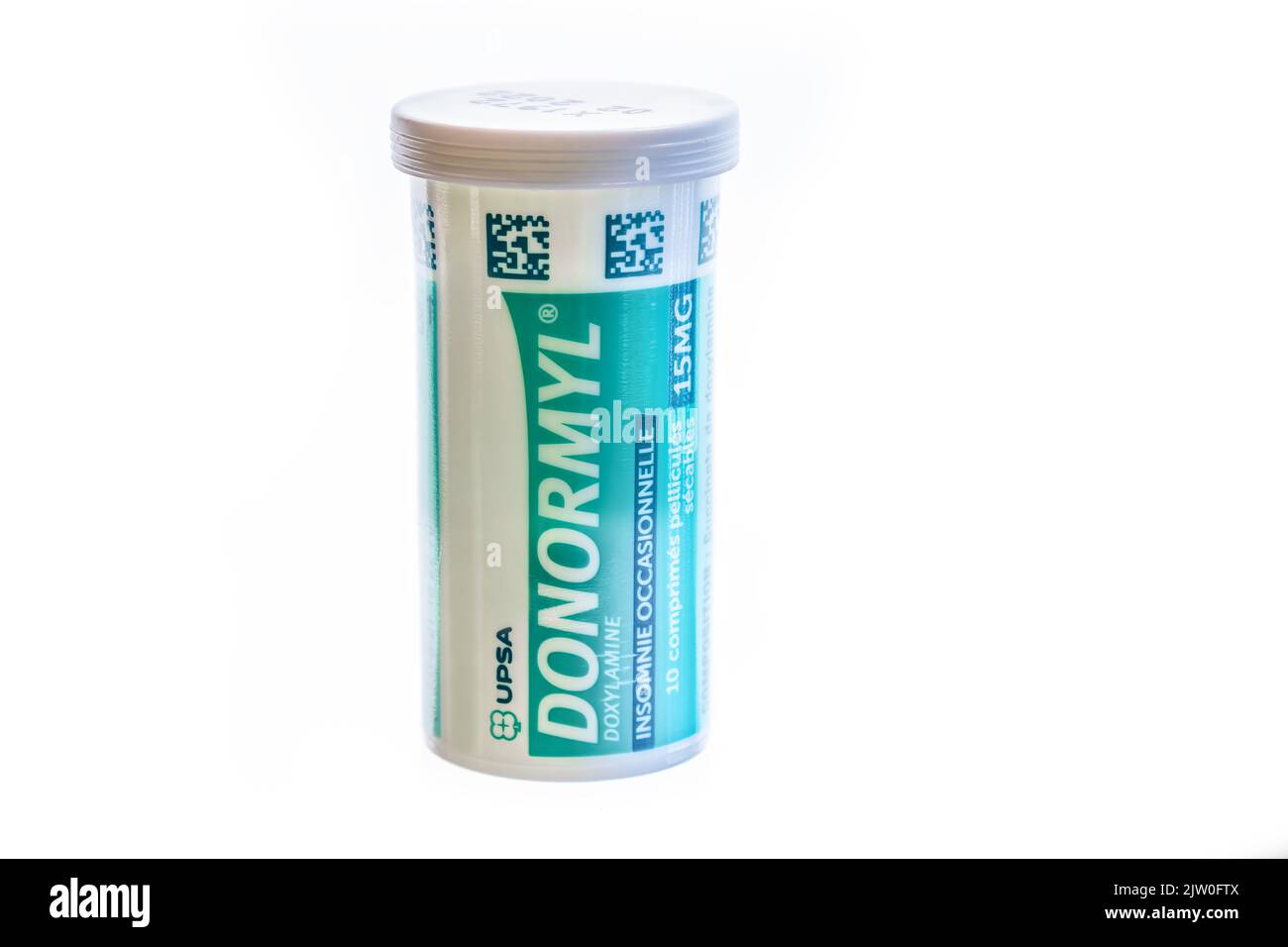 Huelva, Spanien - 2. September 2022: Doxylamin der Marke Donormyl wird bei Schlaflosigkeit und zur Behandlung von Niesen, laufender Nase, tränenden Augen, Nesselsucht, Hautausschlag, IT Stockfoto