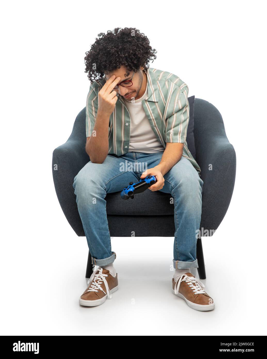 Trauriger Mann mit Gamepad verlieren Videospiel Stockfoto