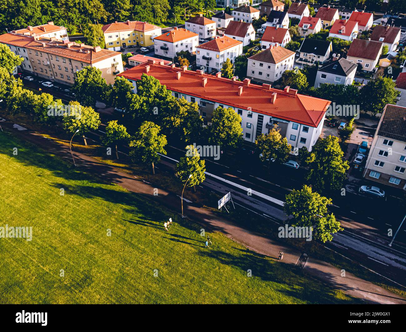 Drohnenaufnahme eines Kreisels in Eskilstuna, Schweden. Drohnenaufnahmen mit DJI Mavic Air. Stockfoto