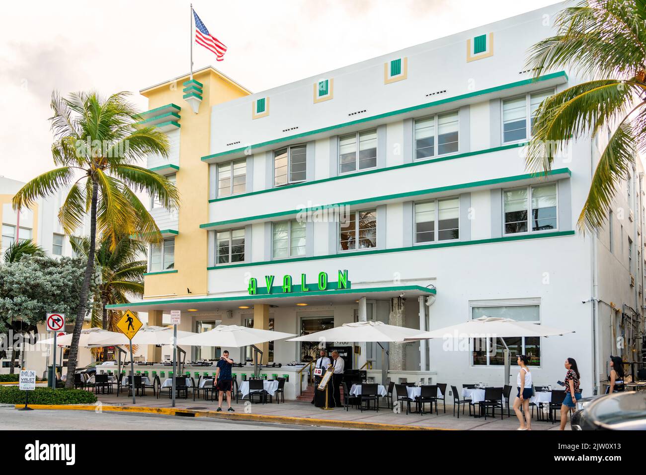 Miami, USA - 10. September 2019: Hotels und Restaurant am Ocean Drive in Miami, Florida, USA Stockfoto