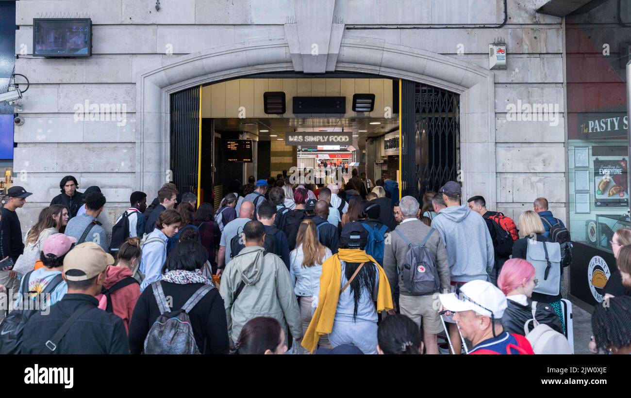 Ein weiterer Tag des Eisenbahnstreiks findet heute unter der Führung der Gewerkschaft GMT statt. Deutlich reduzierte Zugverbindungen ab 7am Uhr morgens. Abbildung: Reisen Stockfoto