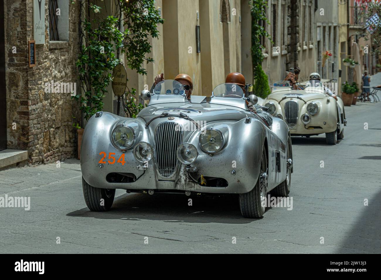 Der Jaguar XK 120 ots Roadster nimmt an der Mille Miglia 2022 Teil Stockfoto