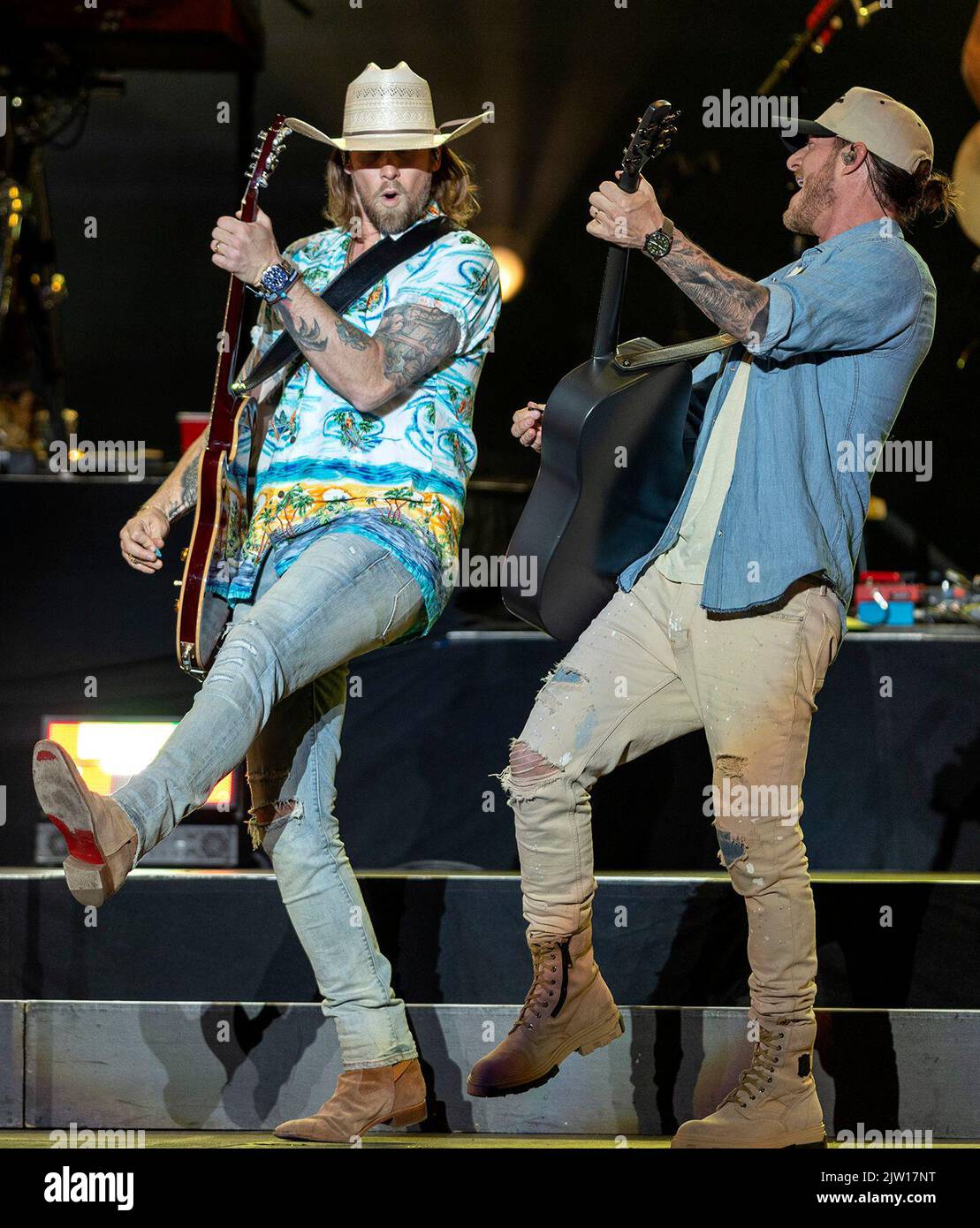 Falcon Heights, Usa. 31. August 2022. Brian Kelley (links) und Tyler Hubbard von Florida Georgia Line treten am Mittwoch, den 31. August 2022, auf der Minnesota State Fair in Falcon Heights, Minnesota, auf. (Foto von Carlos Gonzalez/Minneapolis Star Tribune/TNS/Sipa USA) Quelle: SIPA USA/Alamy Live News Stockfoto
