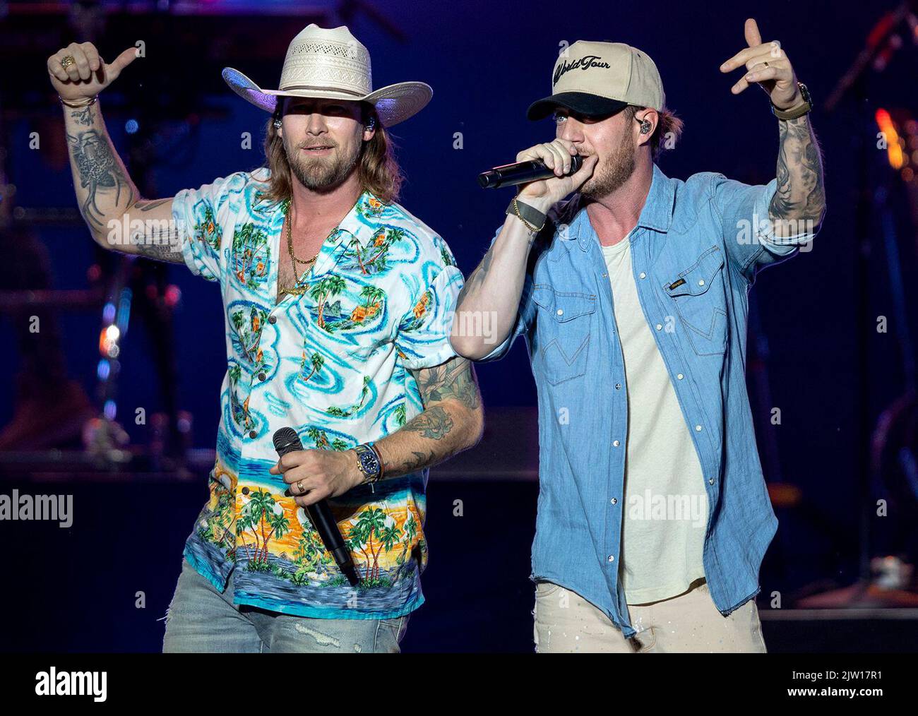 Falcon Heights, Usa. 31. August 2022. Brian Kelley (links) und Tyler Hubbard von Florida Georgia Line treten am Mittwoch, den 31. August 2022, auf der Minnesota State Fair in Falcon Heights, Minnesota, auf. (Foto von Carlos Gonzalez/Minneapolis Star Tribune/TNS/Sipa USA) Quelle: SIPA USA/Alamy Live News Stockfoto
