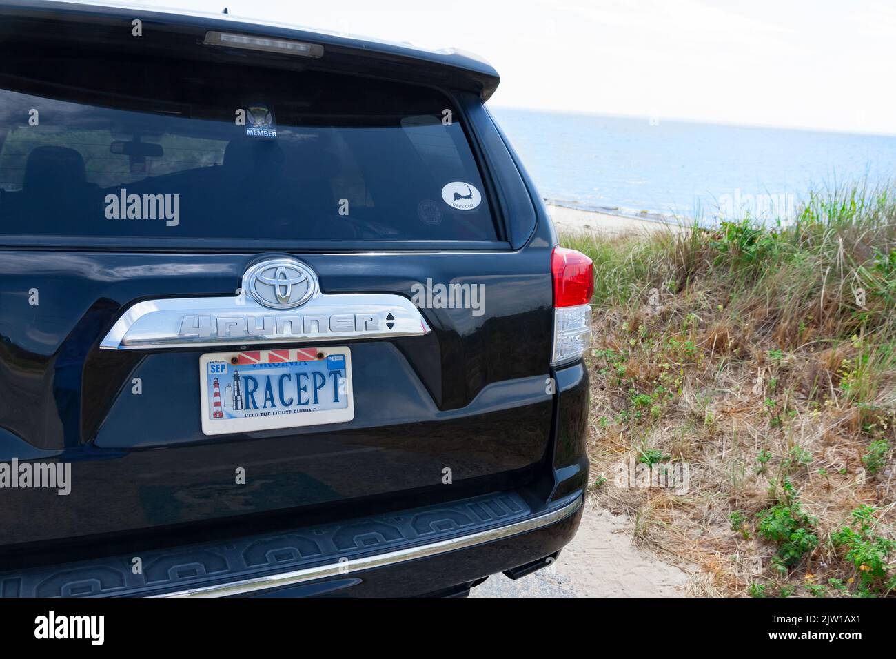 RACEPT (auch bekannt als Race Point Beach, Ptown, Massachusetts)-Nummernschild auf einem Fahrzeug in Virginia, das Vorliebe und Leidenschaft oder sein Lieblingsziel außerhalb des Bundesstaates zeigt. Stockfoto
