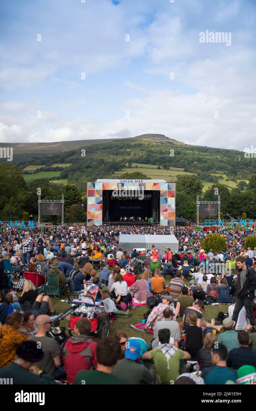 Ein allgemeiner Blick auf die Hauptbühne beim Green man Festival in Crickhowell, Wales, Vereinigtes Königreich. Stockfoto