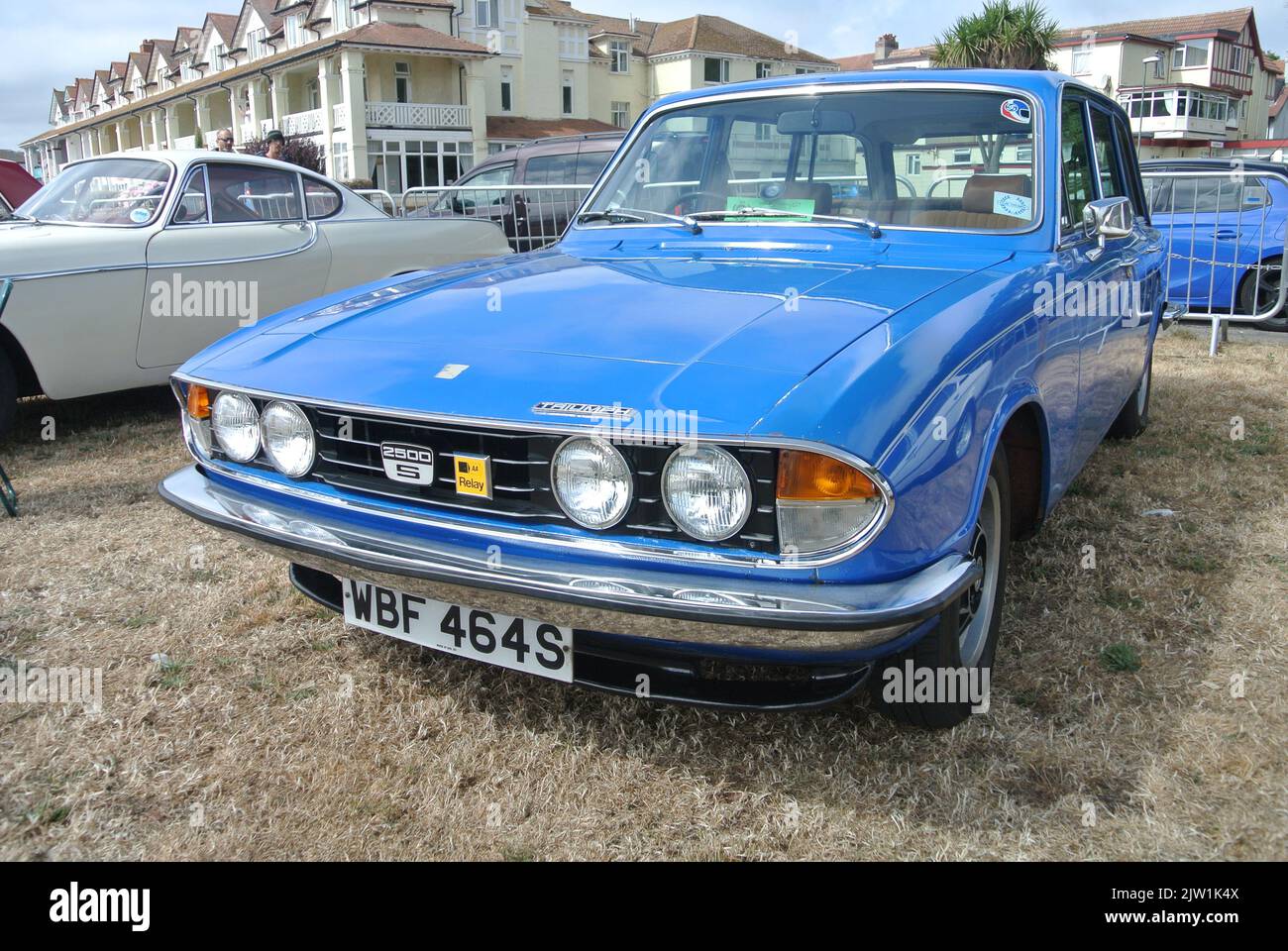 Ein Triumph 2500S von 1977 wurde auf der English Riviera Classic Car Show in Paignton, Devon, England, UK ausgestellt. Stockfoto