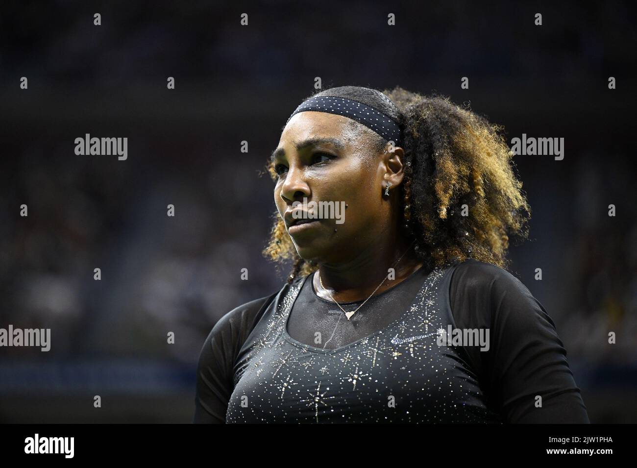 New York, USA. 02. September 2022. Serena Williams aus den Vereinigten Staaten spielt während der dritten Runde der U.S. Open Tennis Championships im Arthur Ashe Stadion im USTA Billie Jean King National Tennis Center in Flushing Meadows Corona Park New York, 2. September 2022 gegen Ajla Tomljanovic aus Australien. (Foto von Anthony Behar/Sipa USA) Quelle: SIPA USA/Alamy Live News Stockfoto