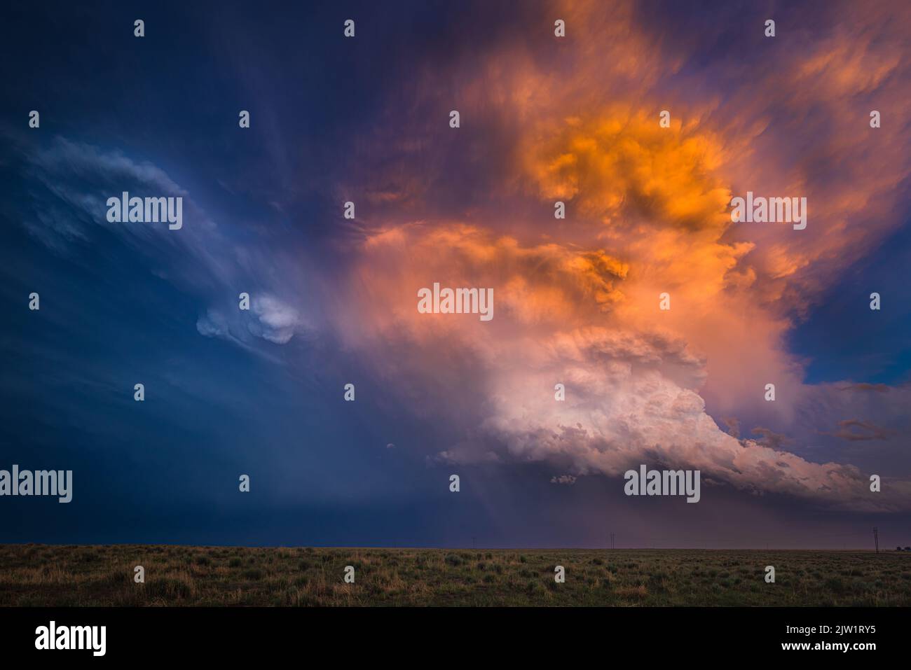 Supercell Sturmwolke bei Sonnenuntergang in der Nähe von Hasty, Colorado Stockfoto