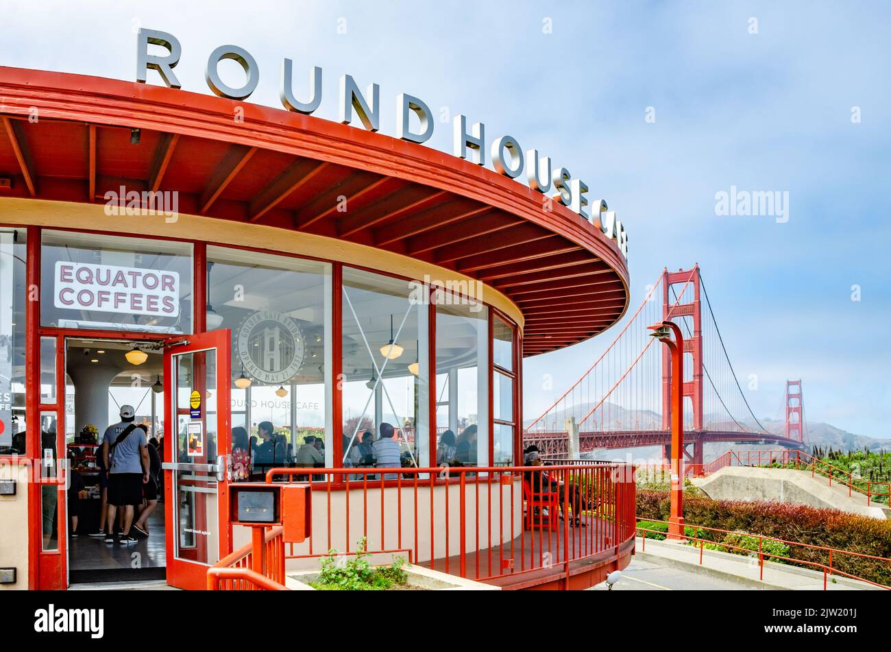 Das Round House Cafe, das sich am San Francisco Ende der Golden Gate Bridge in Kalifornien, USA, befindet Stockfoto