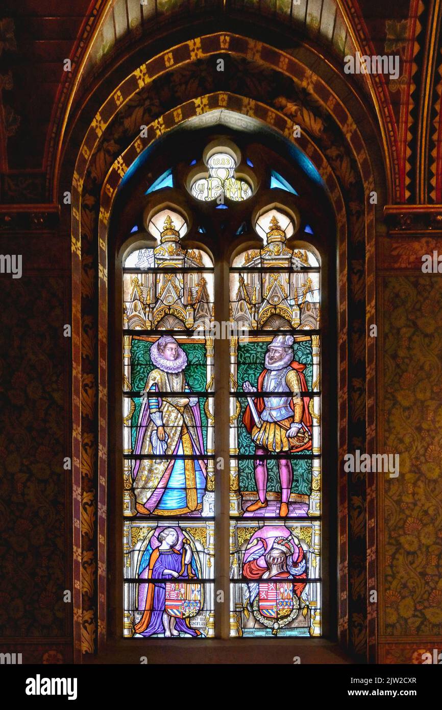 Kapelle des Heiligen Blutes, figürliches Buntglasfenster, Brügge, Belgien Stockfoto
