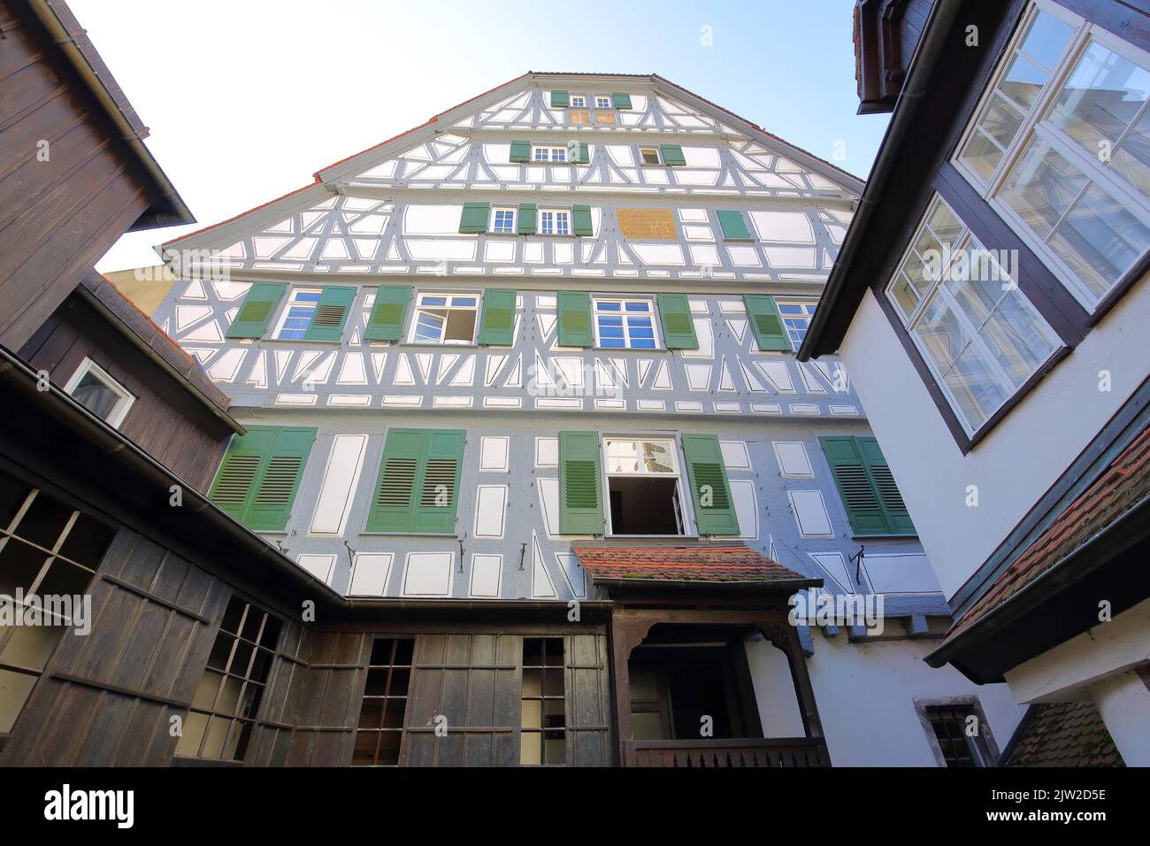 Innenhof des Fachwerkhauses Stubensches Schloesschen aus dem Jahr 1519 in Horb am Neckar, Neckartal, Nordschwarzwald, Schwarz Stockfoto