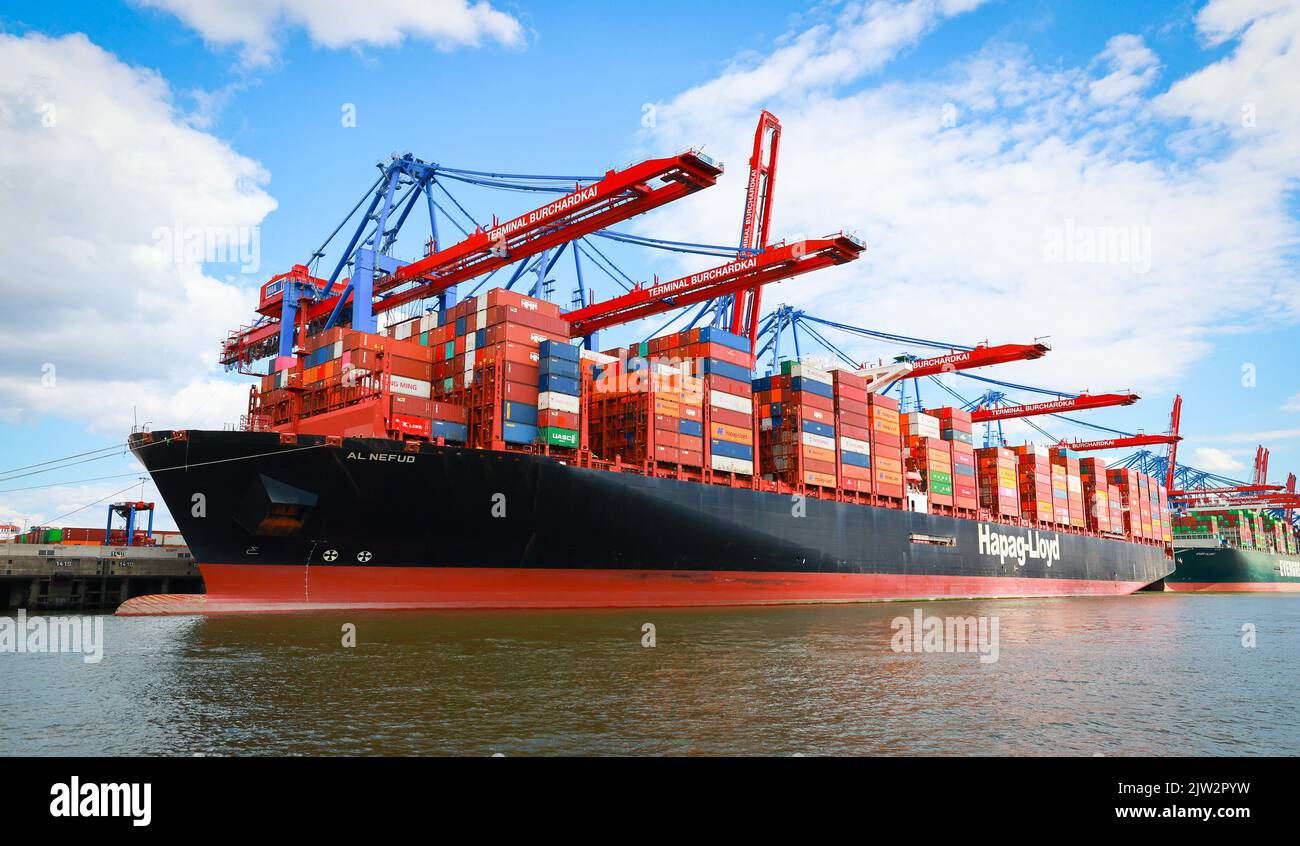hamburg-deutschland-01-september-2022-das-containerschiff-al-nefud