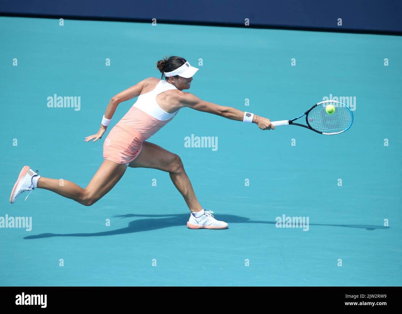 MIAMI GARDENS, FLORIDA - MÄRZ 26: Ajla Tomljanovic am Tag 5 der 2021 Miami Open am 26. März 2021 in Miami Gardens, Florida Menschen: Ajla Tomljanovic Kredit: Storms Media Group/Alamy Live News Stockfoto