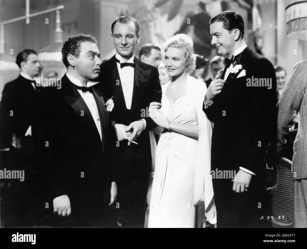 PETER LORRE JOHN GIELGUD MADELEINE CARROLL und ROBERT YOUNG im GEHEIMAGENT 1936 Regisseur ALFRED HITCHCOCK Roman W. Somerset Maugham Produzent Michael Balcon Gaumont British Picture Corporation Stockfoto