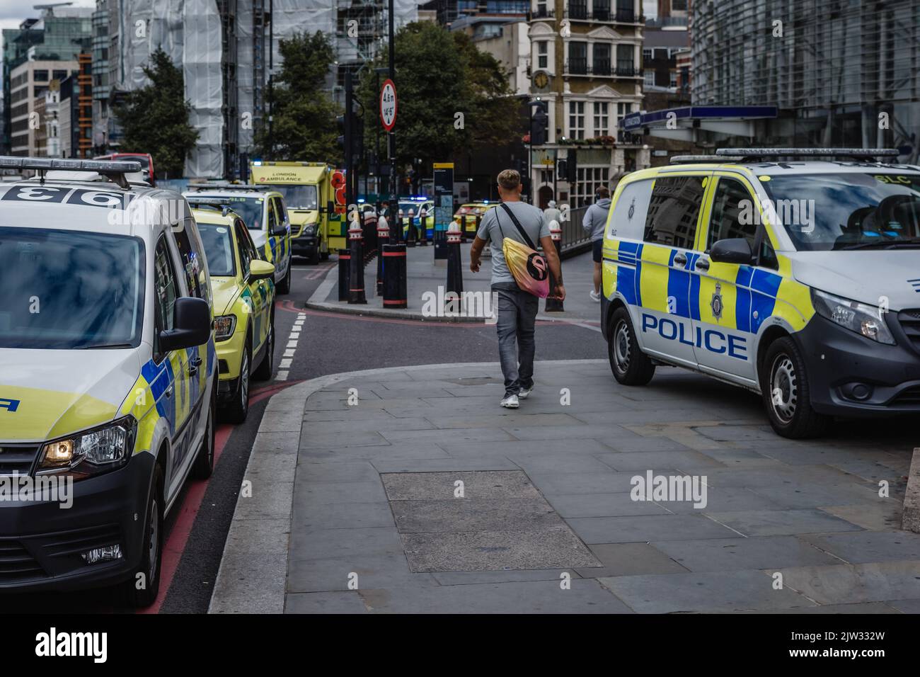 Notdienste vor der Blackfriars Station in London. Stockfoto