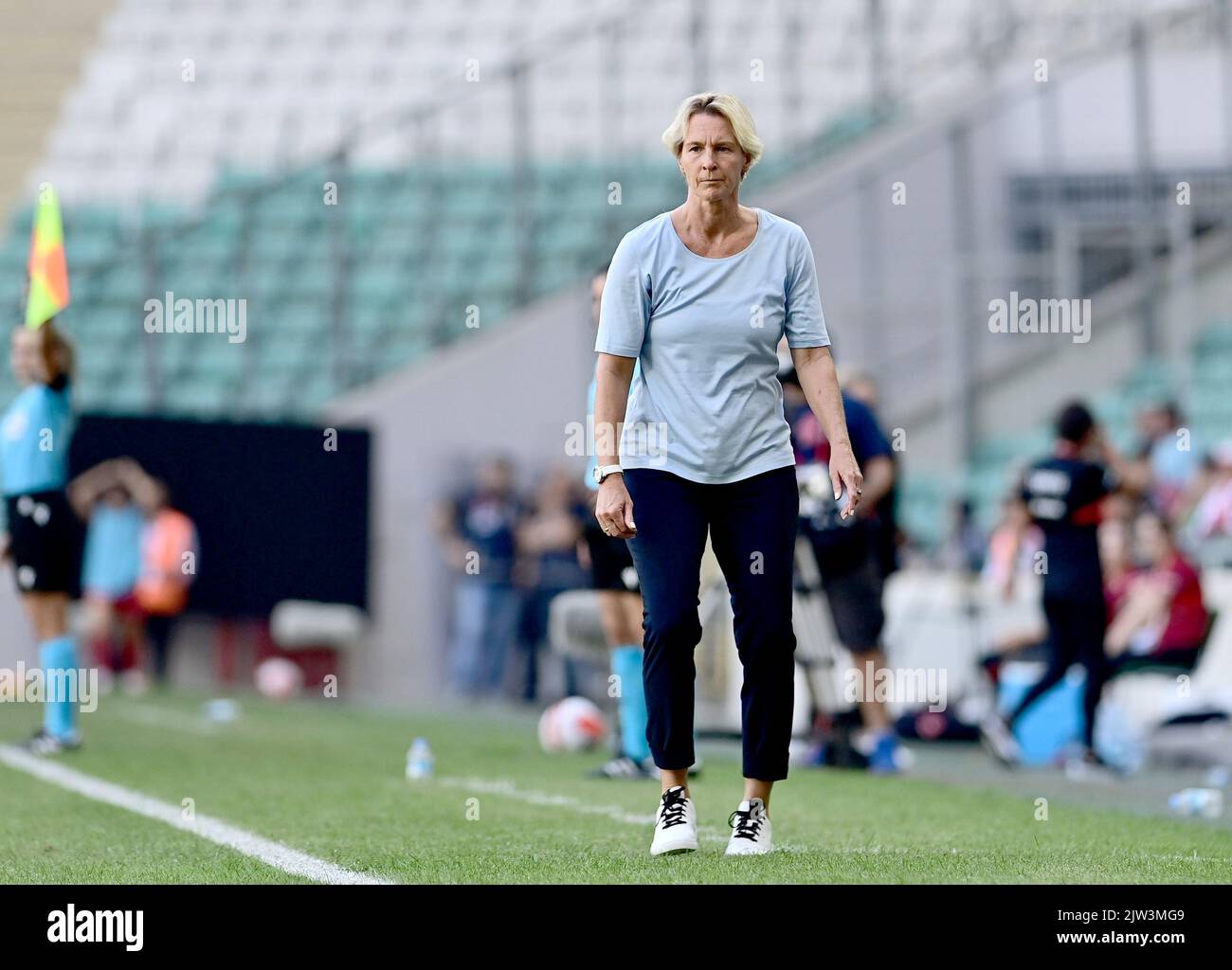 German women soccer team coach Fotos und Bildmaterial in hoher
