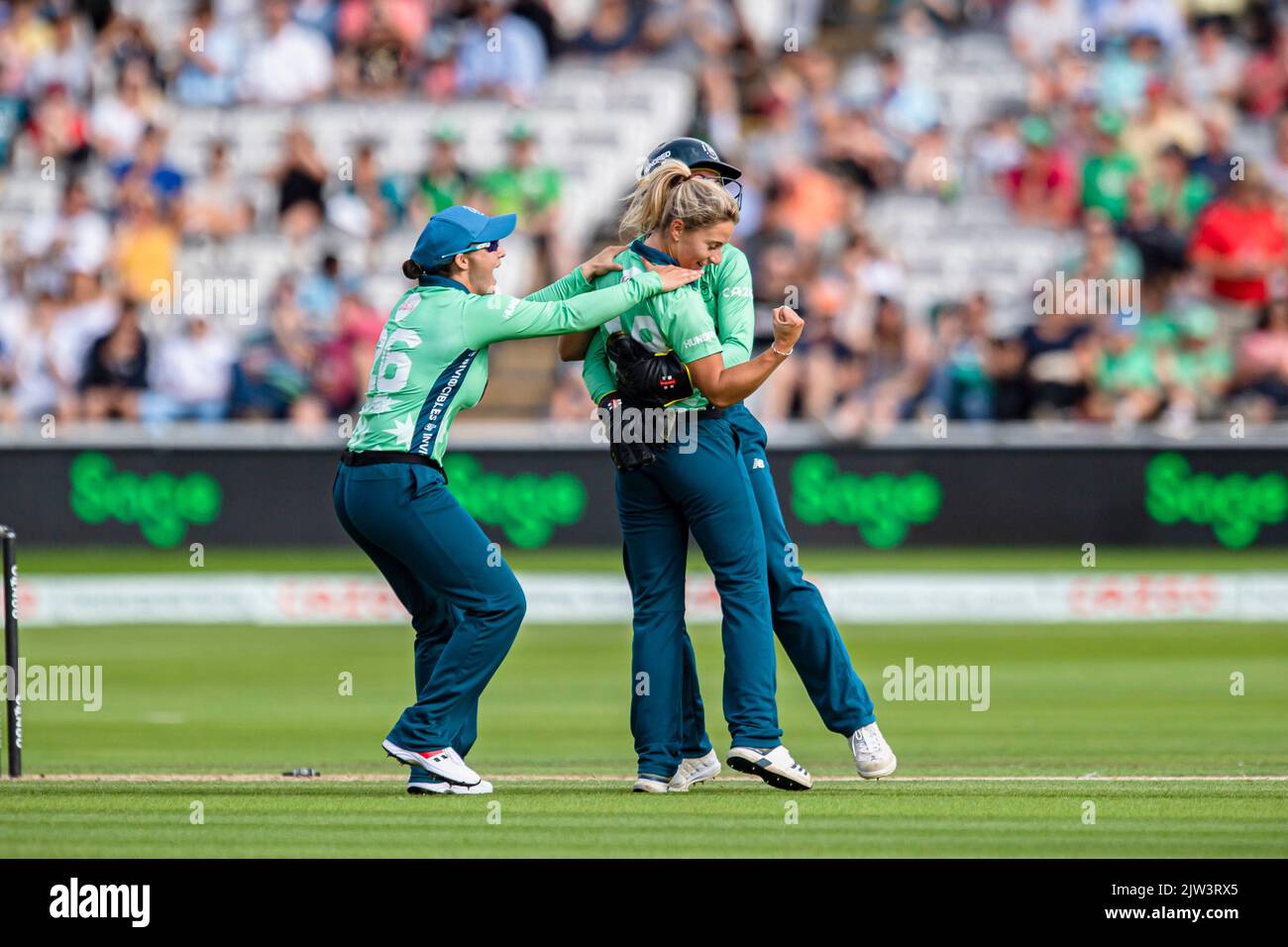 LONDON, GROSSBRITANNIEN. 03.. September 2022. Lauren Winfield-Hill of Oval Invincibles feiert, nachdem er das Wicket von sbw23 während des Hundert-Frauen-Finales - Oval Invincibles vs Southern Brave am Samstag, den 03. September 2022 in LONDON ENGLAND, auf dem Lord's Cricket Ground gefeiert hat. Kredit: Taka G Wu/Alamy Live Nachrichten Stockfoto