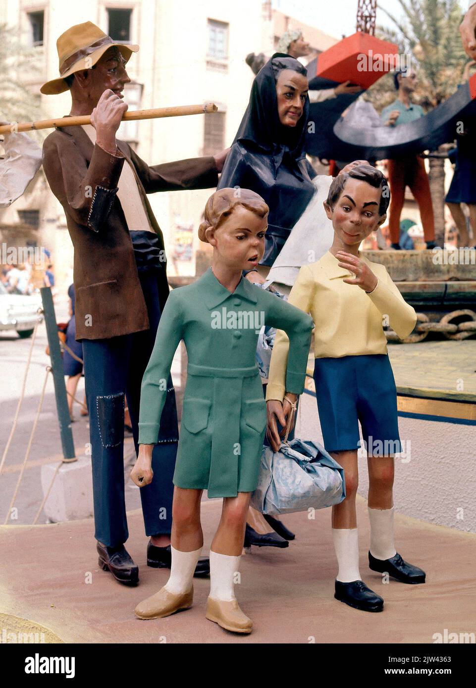 NINOTS DE LAS HOGUERAS DE S JUAN - FOTO AÑOS 60. ORT: FIESTAS DE SAN JUAN. Alicante. SPANIEN. Stockfoto