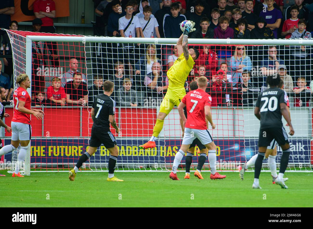 Tom King von Salford City spart beim Sky Bet League 2-Spiel zwischen Salford City und Crawley Town in Moor Lane, Salford am Samstag, 3.. September 2022. (Kredit: Ian Charles | MI News) Kredit: MI News & Sport /Alamy Live News Stockfoto