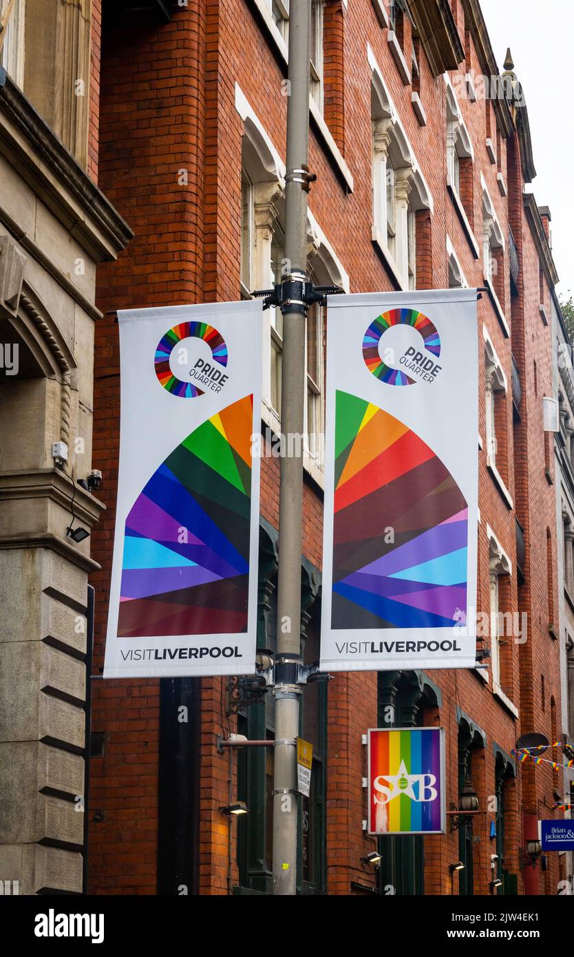 Plakate im Pride Quarter in der Stanley Street in Liverpool Stockfoto