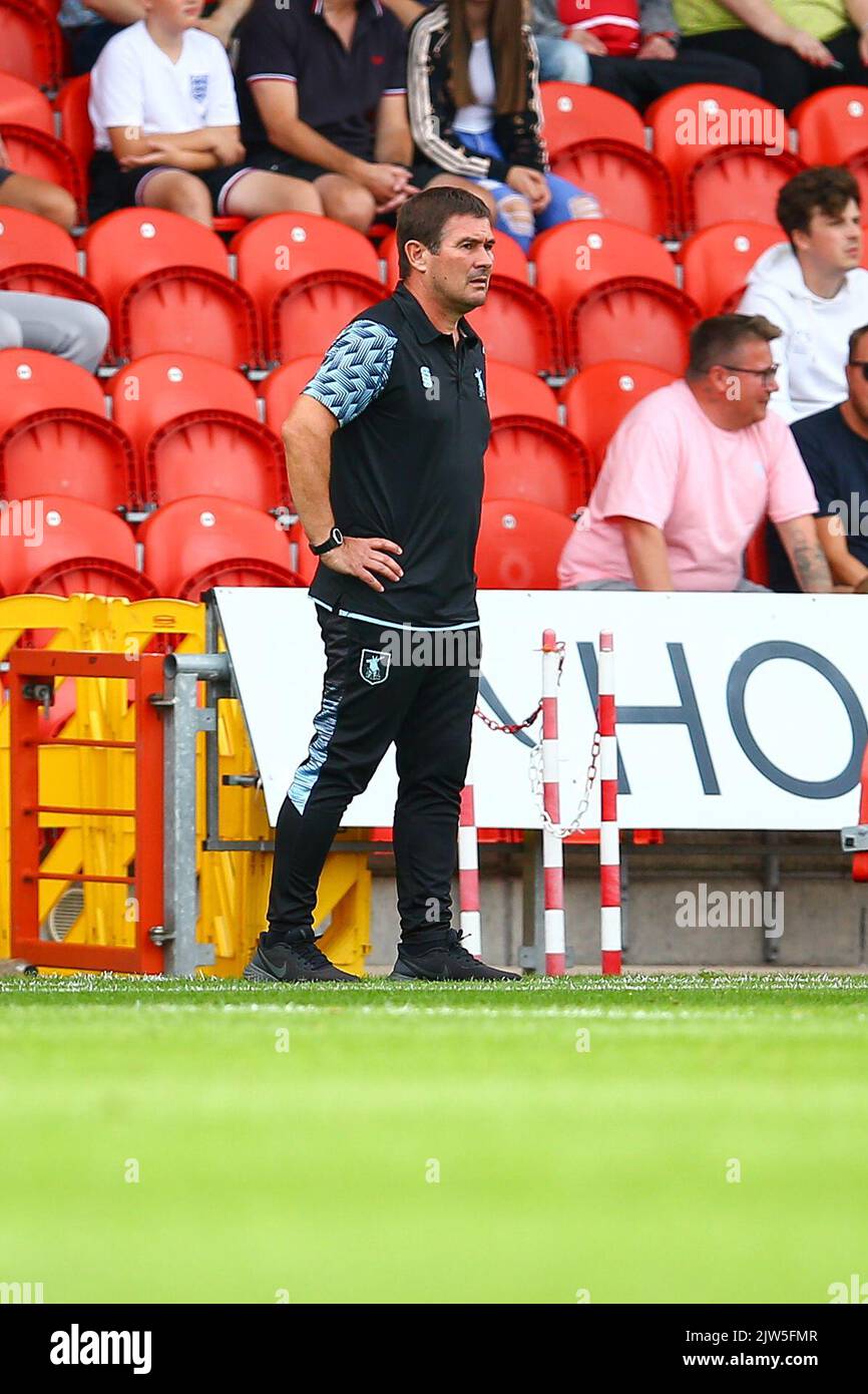 Eco - Power Stadium, Doncaster, England - 3.. September 2022 Mansfield Town Manager Nigel Clough - während des Spiels Doncaster Rovers gegen Mansfield Town, Sky Bet League Two, 2022/23, Eco - Power Stadium, Doncaster, England - 3.. September 2022 Credit: Arthur Haigh/WhiteRoseFotos/Alamy Live News Stockfoto