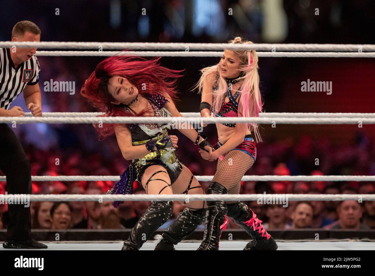 Cardiff, Wales, Großbritannien. 3. September 2022. Bianca Belair, Alexa Bliss & Asuka gegen Bayley, Dakota Kai & IYO SKY während des WWE ‘Clash beim Castle' Wrestling Event im Fürstentum Stadium in Cardiff. Kredit: Mark Hawkins/Alamy Live Nachrichten Stockfoto