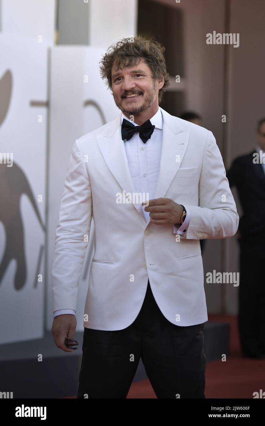 Pedro pascal in venedig Fotos und Bildmaterial in hoher Auflösung Alamy