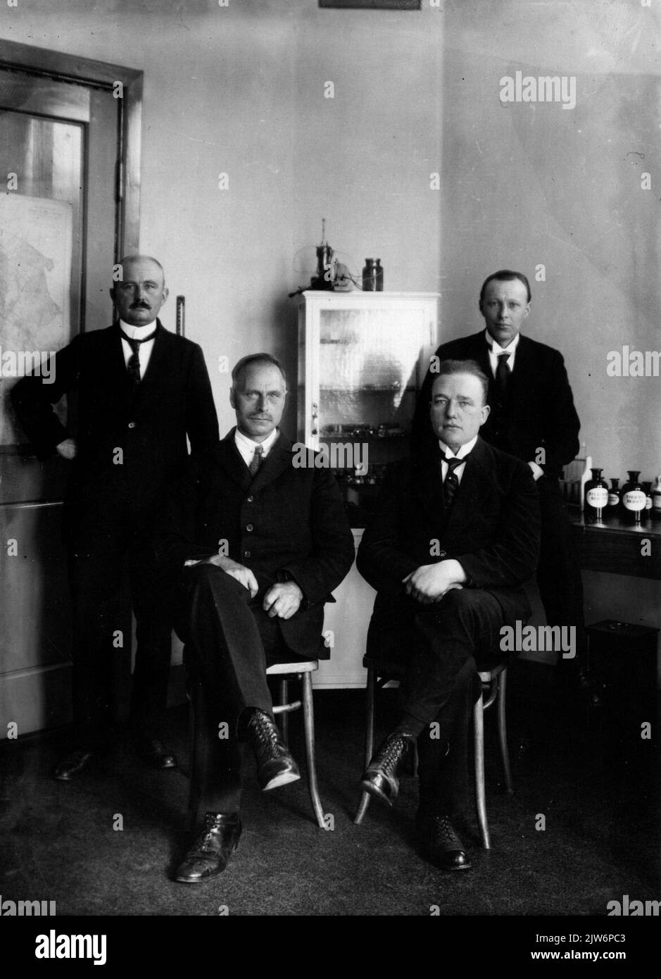 Gruppenportrait der Krankenschwestern des städtischen medizinischen Dienstes in Utrecht. Stockfoto