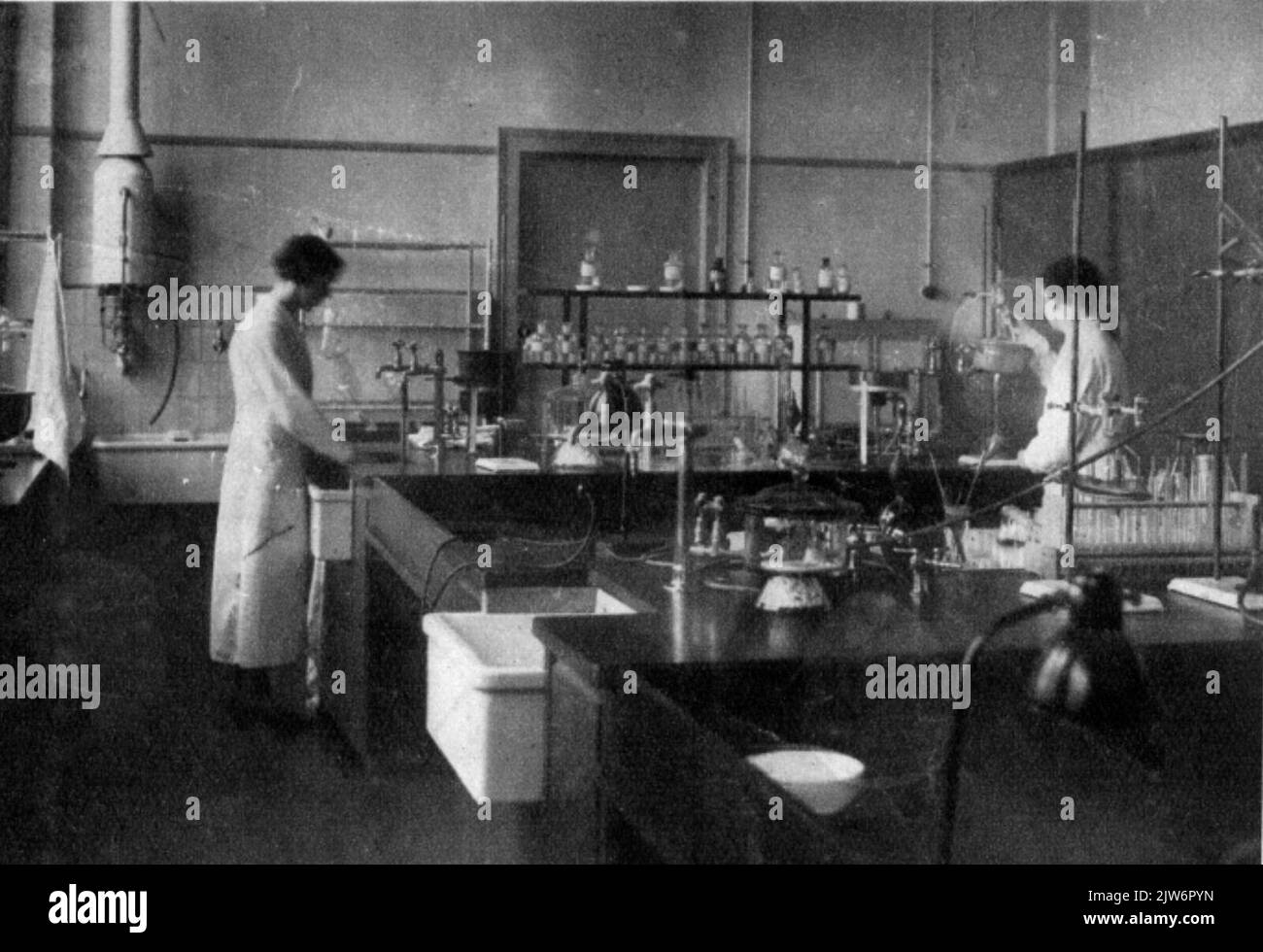 Das Innere des Labors für organische Chemie (Croesestraat 79) der Universität Utrecht: Privatlabor des Professors. Stockfoto