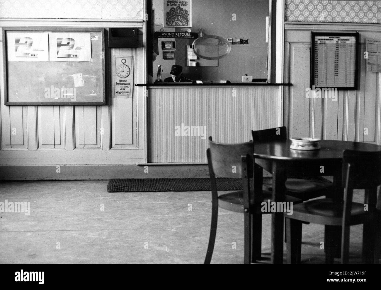 Bild der Eröffnung der neuen N.S. Station Enschede in Enschede. Stockfoto