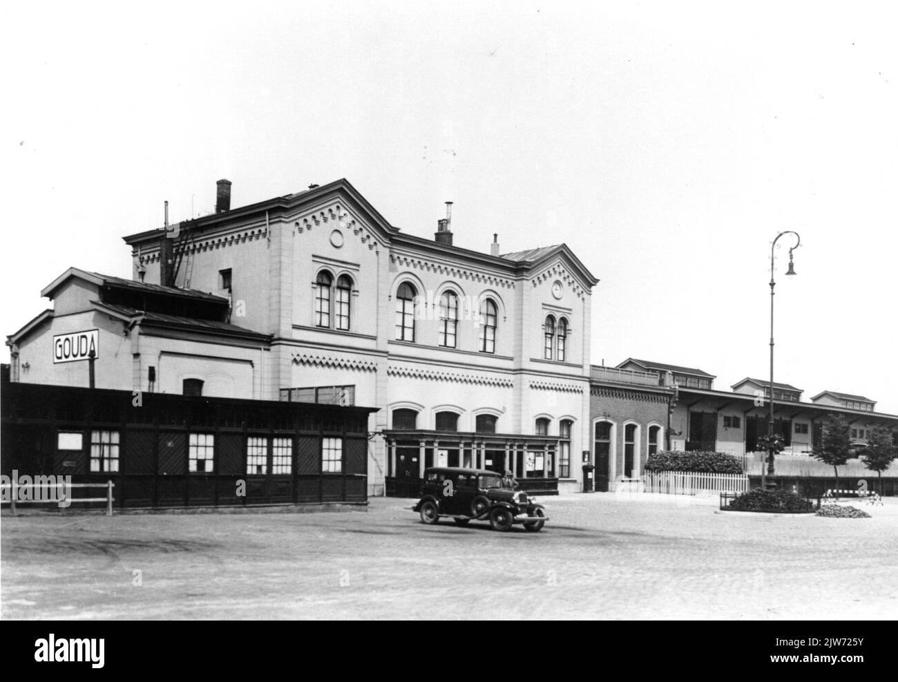 Blick auf den N.S. Bahnhof Gouda in Gouda. Stockfoto