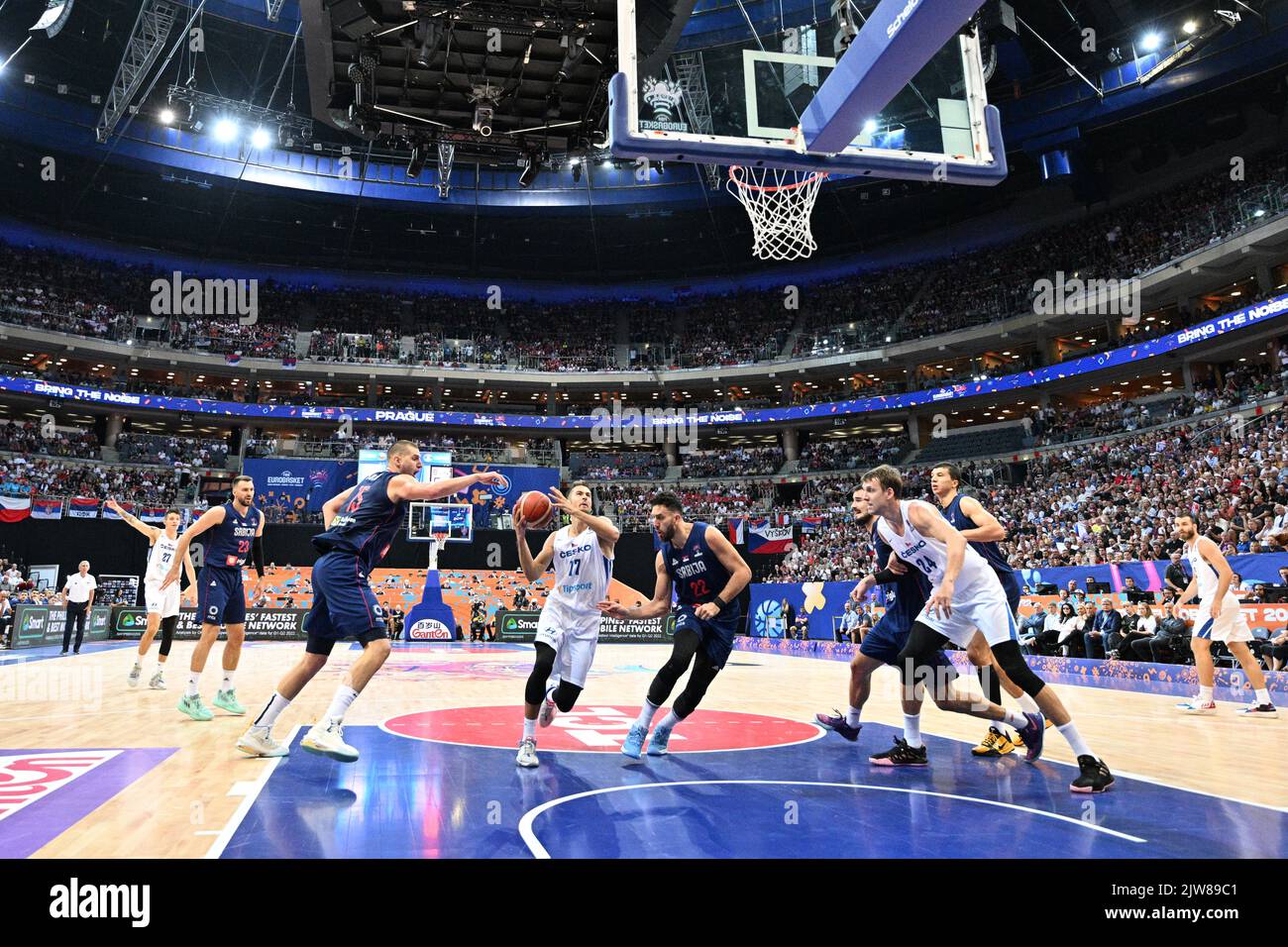 Prag, Tschechische Republik. 04. September 2022. Die Basketball-Europameisterschaft der Männer, Gruppe D, Spiel Tschechische Republik gegen Serbien, fand am 3. September 2022 in Prag, Tschechische Republik, statt. Quelle: Michal Kamaryt/CTK Photo/Alamy Live News Stockfoto