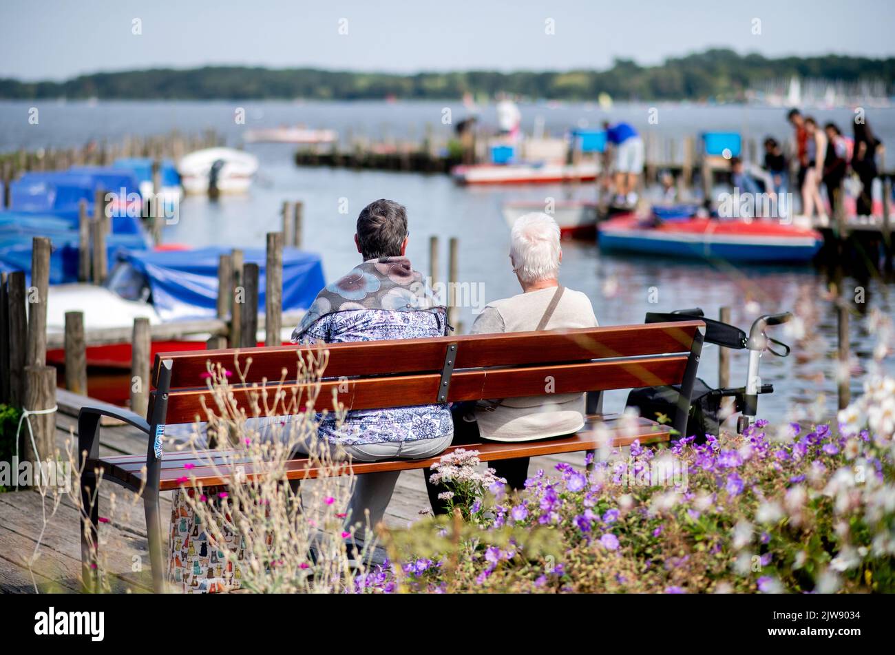Bad Zwischenahn, Deutschland. 04. September 2022. Zwei Frauen sitzen