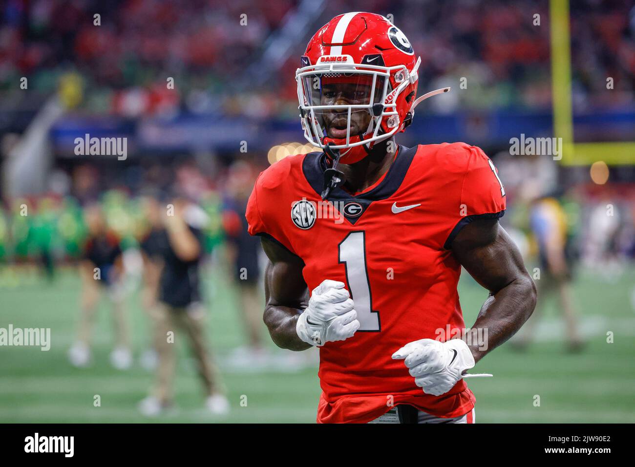 3. September 2022: Georgiens Nyland Green (1) erwärmt sich vor dem Kick-fil-A-Kickoff-Spiel mit den Georgia Bulldogs und den Oregon Ducks, das im Mercedes Benz Stadium in Atlanta, Georgia, gespielt wird. Georgien besiegt Oregon 49-3. Cecil Copeland/CSM Stockfoto