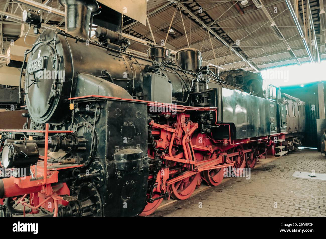 Historische Lokomotiven im bochumer Eisenbahnmuseum Deutsche Eisenbahngeschichte Stockfoto
