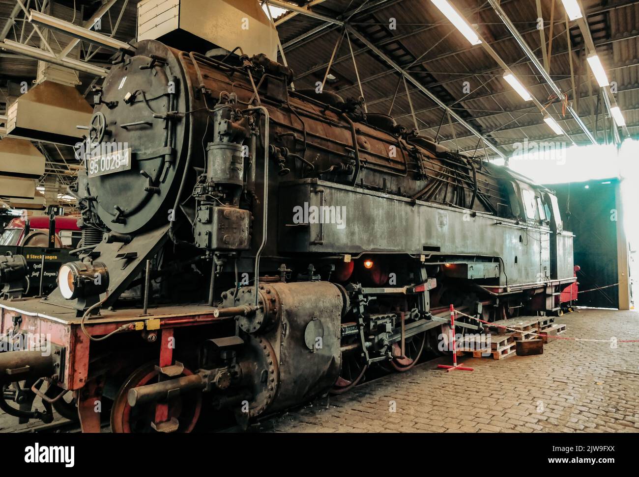 Historische Lokomotiven im bochumer Eisenbahnmuseum Deutsche Eisenbahngeschichte Stockfoto