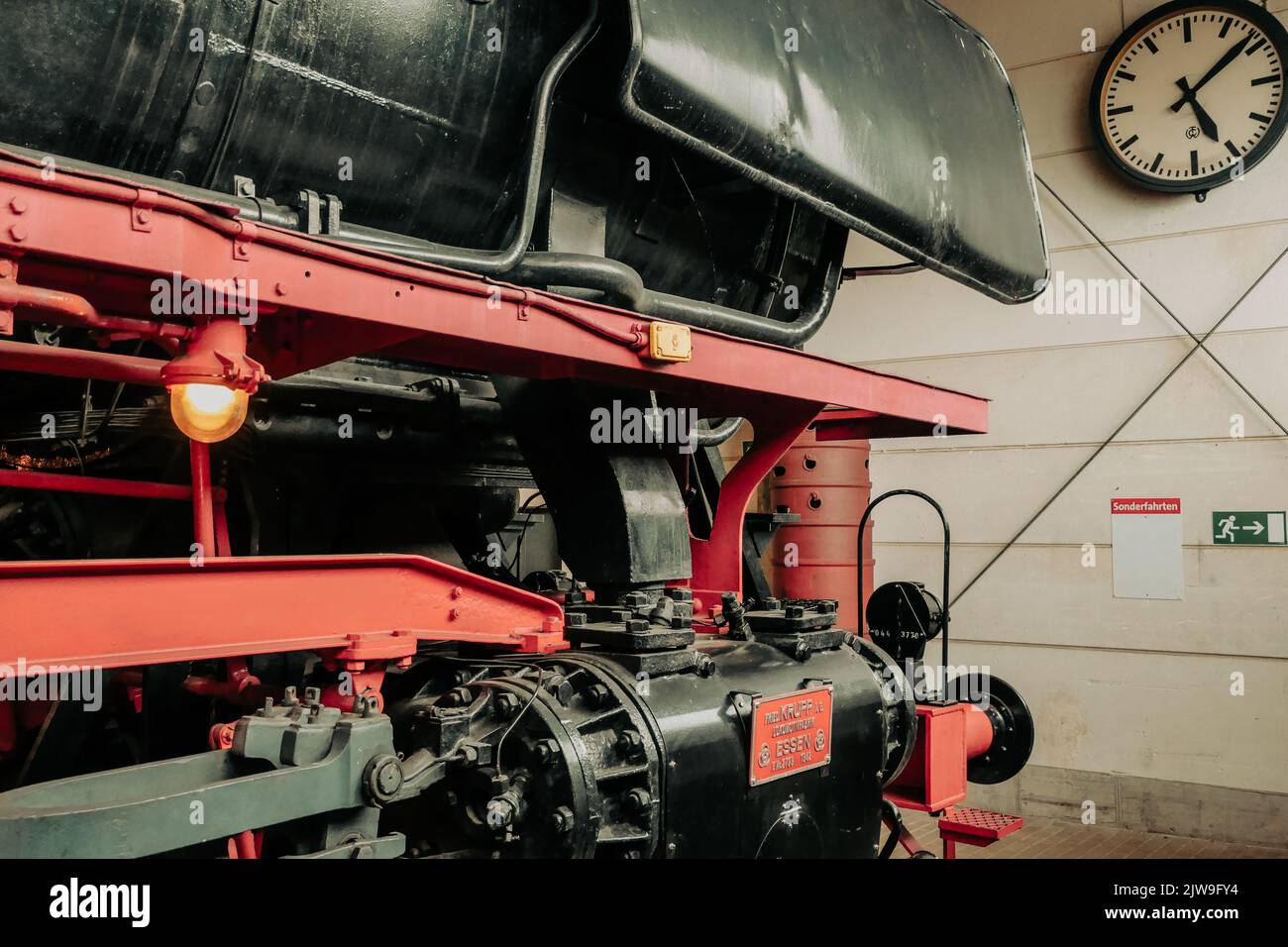 Historische Lokomotiven im bochumer Eisenbahnmuseum Deutsche Eisenbahngeschichte Stockfoto