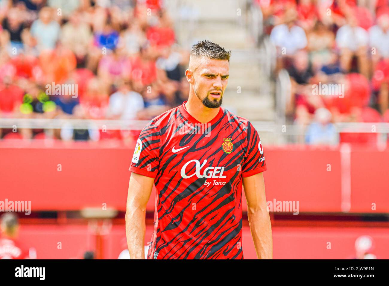 MALLORCA, SPANIEN - 3. SEPTEMBER: Martin Valjent von RCD Mallorca zwischen RCD Mallorca und Girona CF von La Liga Santander am 3. September 2022 im Visit Mallorca Stadium Son Moix in Mallorca, Spanien. (Foto von Samuel Carreño/ PX Images) Stockfoto