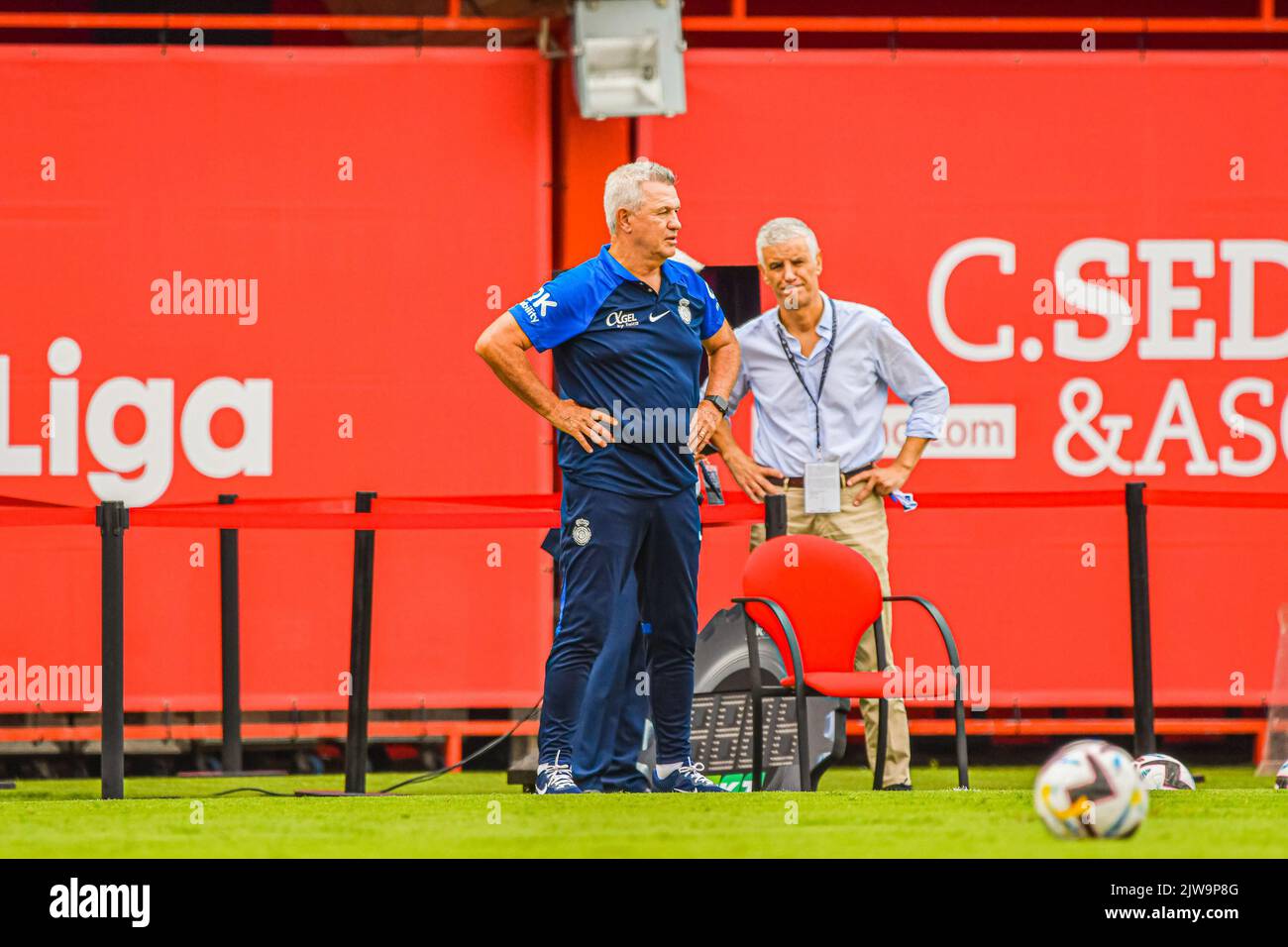 MALLORCA, SPANIEN - 3. SEPTEMBER: Javier Aguirre, RCD Mallorca während des Spiels zwischen RCD Mallorca und Girona CF von La Liga Santander am 3. September 2022 im Visit Mallorca Stadium Son Moix in Mallorca, Spanien. (Foto von Samuel Carreño/ PX Images) Stockfoto